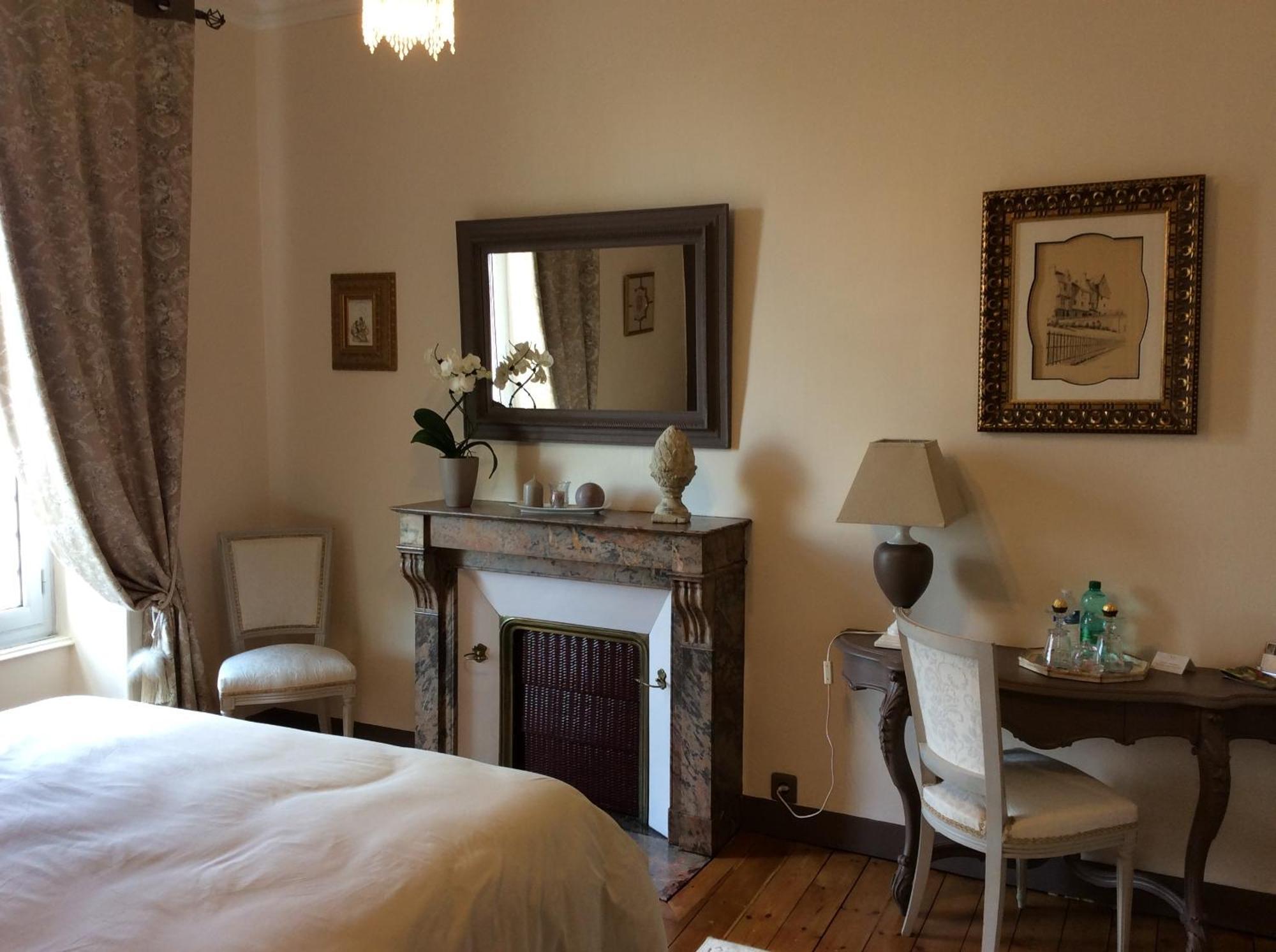 Les Lamartine-Chambres D'Hotes เลอม็องส์ ภายนอก รูปภาพ